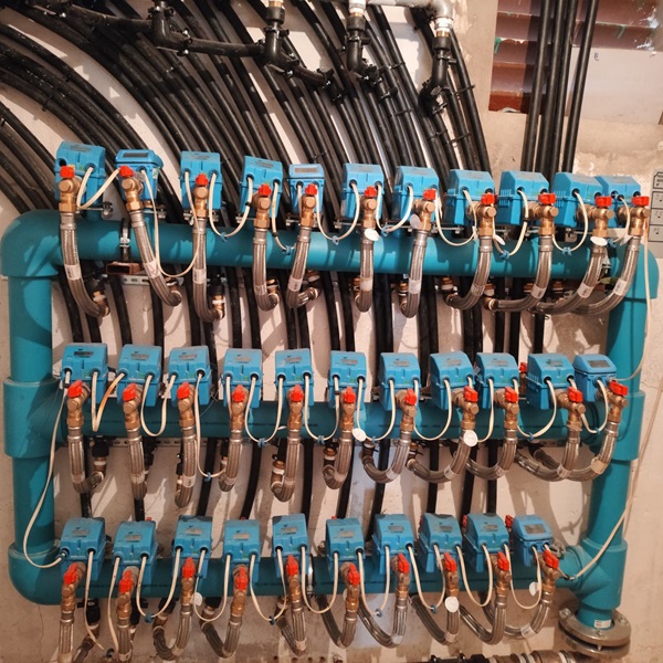 instalacion bateria contadores emasa en cruz de humilladero