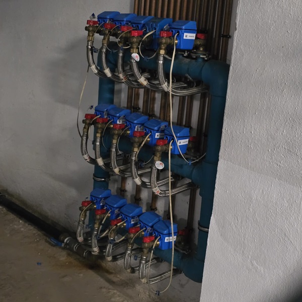 instalacion bateria contadores emasa en cruz de humilladero