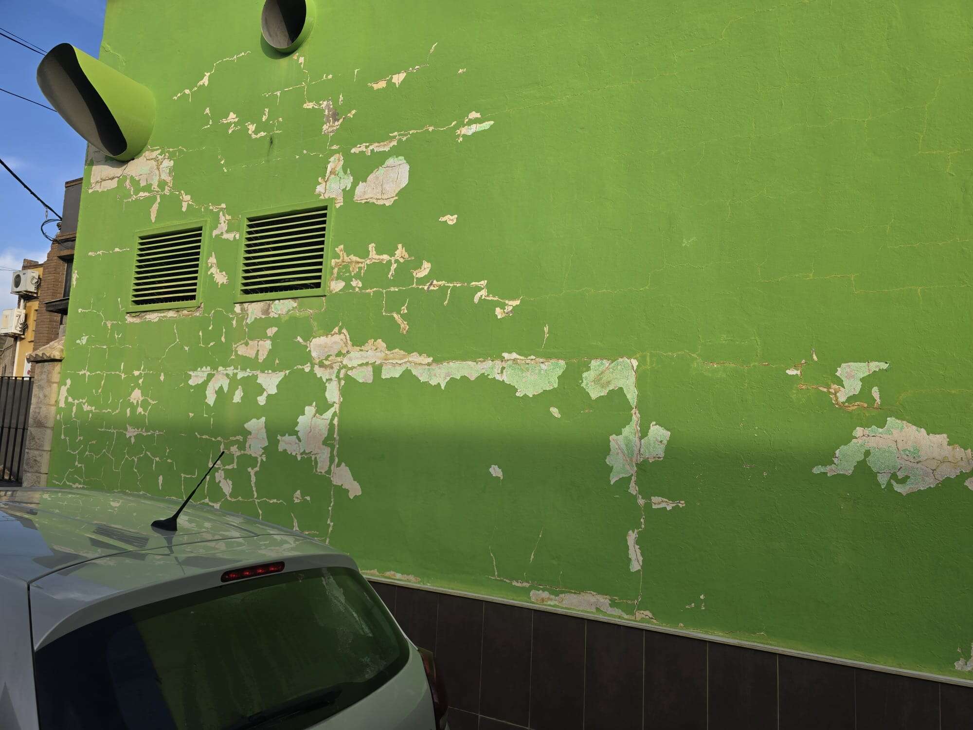 Trabajos de pintura y rehabilitación de fachada en Tesesa