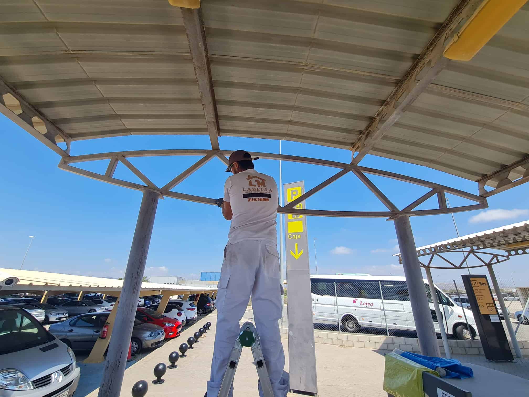 Trabajos de reparación y mantenimiento en el Aeropuerto de Málaga