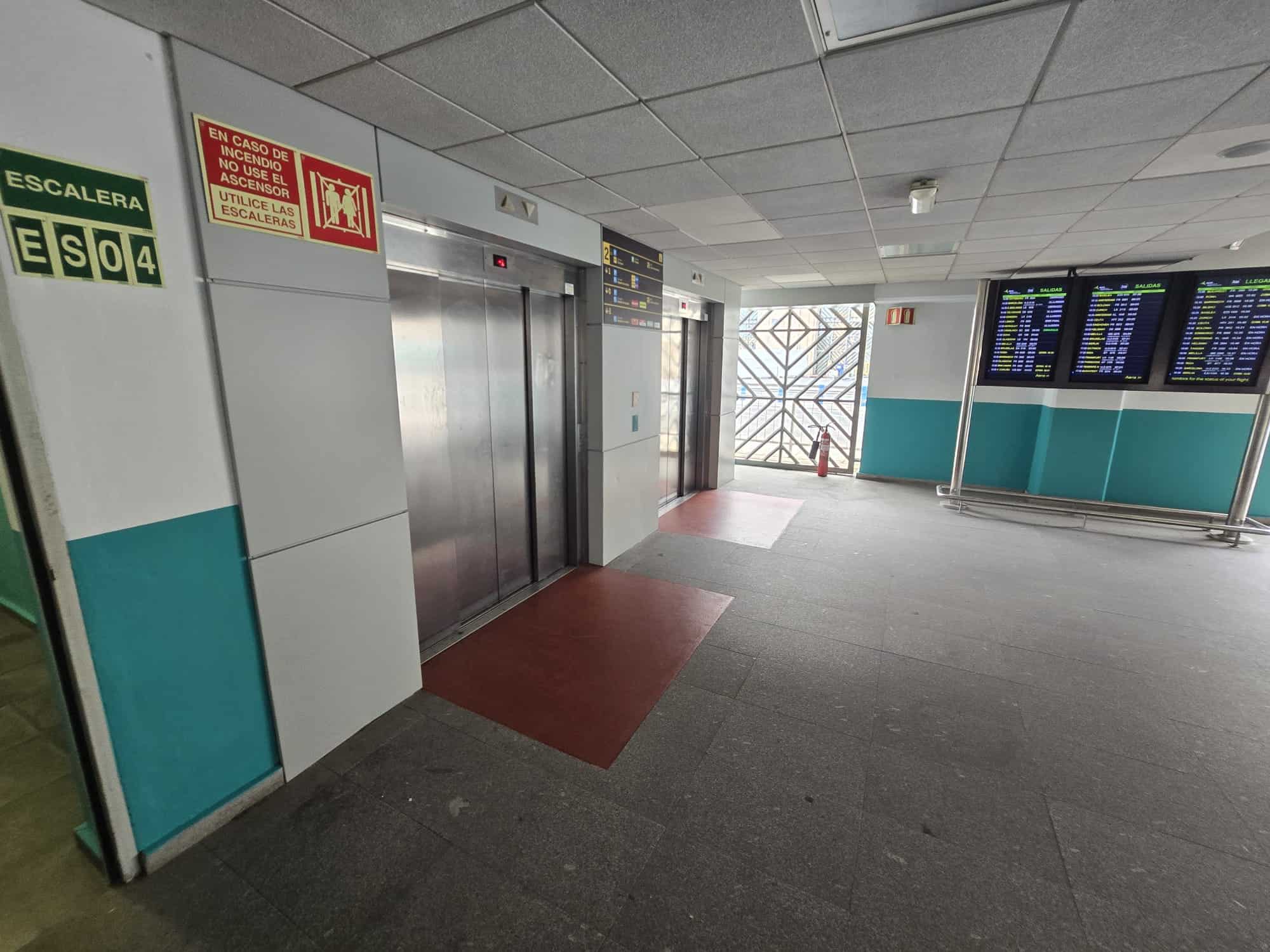 Trabajos de reparación y mantenimiento en el Aeropuerto de Málaga